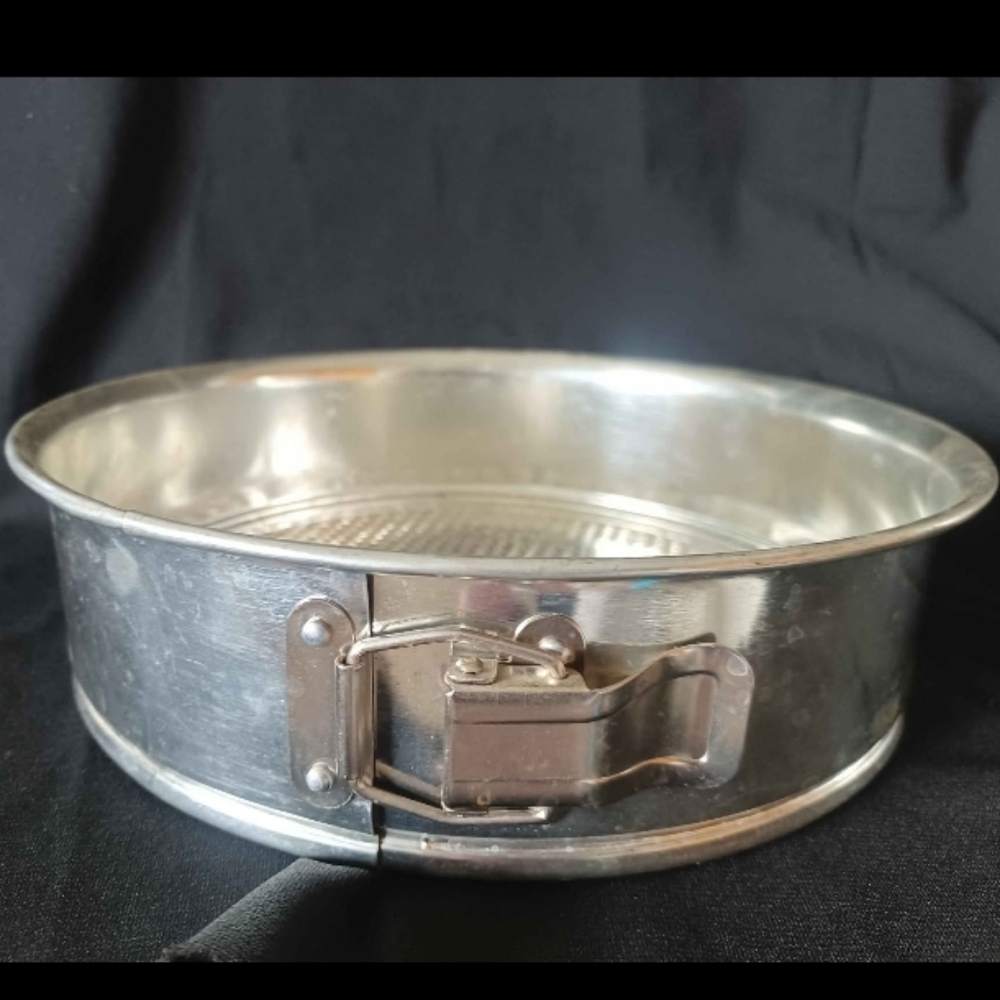 Pampered Chef Spring Form Pan Set - Picture 3 of 8